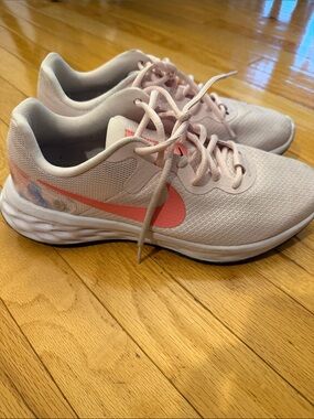 Nike Women's Athletic Trainers - Light Pink with Coral Swoosh